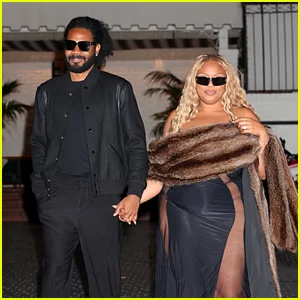 Lizzo comemora seu 38º aniversário com vestido transparente durante jantar com o namorado Myke Wright