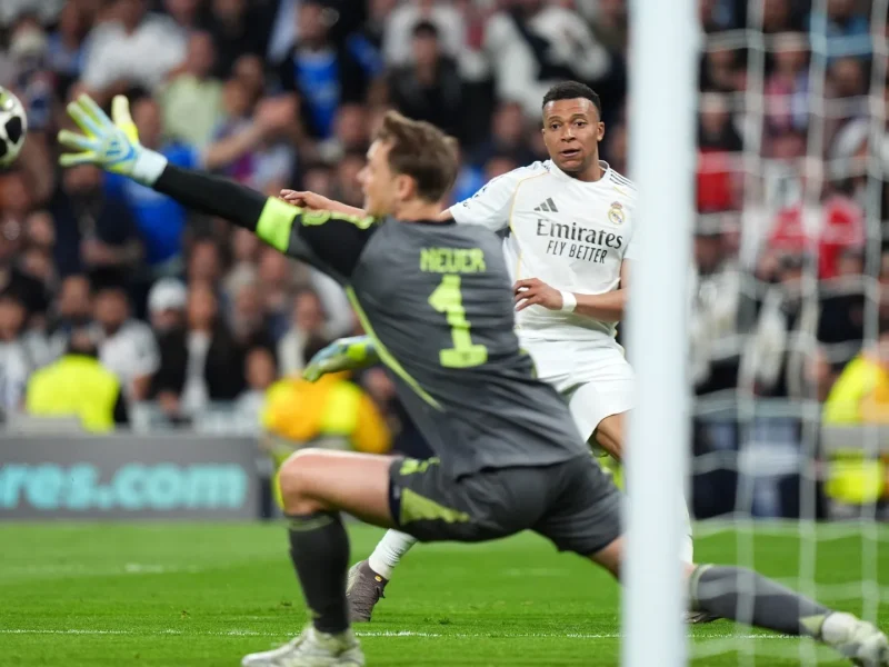 O técnico da Alemanha, Nagelsmann, confirma conversas com Manuel Neuer, mas descarta retorno à Copa do Mundo de 2026