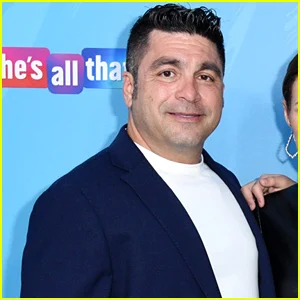 Monty Lopez, pai de Addison Rae, preso por porte criminoso de maconha