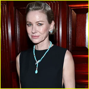 Naomi Watts relembra seus filhos encontrando lubrificante em seu quarto e como ela transformou isso em um momento de aprendizado