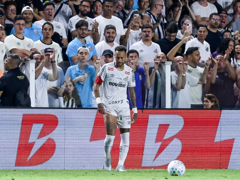 Neymar sob ataque após tensa discussão com torcedores do Santos: ‘Eles não podem me tratar assim’