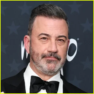 Oficial da Casa Branca responde ao monólogo de Jimmy Kimmel defendendo a piada de Melania Trump enquanto fonte revela se a ABC irá demiti-lo
