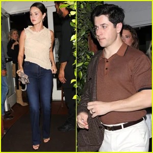 Selena Gomez e David Henrie vistos em meio às notícias de 'Os Feiticeiros de Waverly Place'