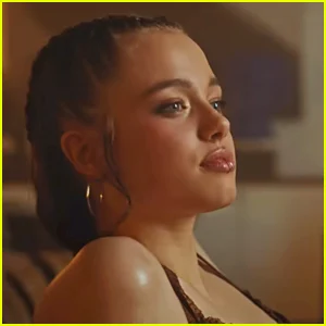 Shiloh Jolie conseguiu o papel de videoclipe em ‘Open Audition’ e seus pais famosos só foram revelados mais tarde