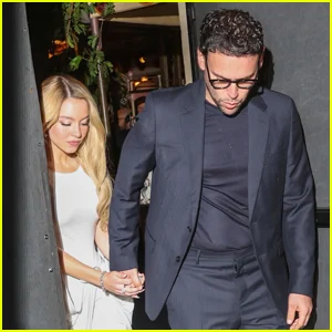 Sydney Sweeney e Scooter Braun tornam-se oficiais do Instagram e compartilham uma foto aconchegante