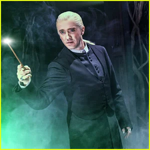 Tom Felton acrescenta mais 6 meses à sua apresentação de 'Harry Potter' na Broadway em meio a vendas recordes de ingressos