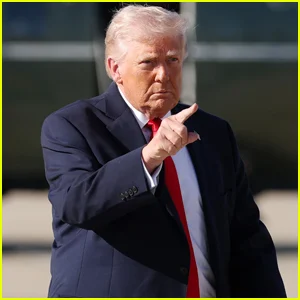 Trump ataca repórteres, rotulando um de 'uma vergonha' e acusando outro de perguntas 'estúpidas' quando pressionado sobre detalhes importantes do Irã