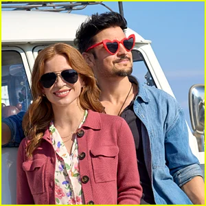 Tyler Hynes explica como os óculos com formato de coração se tornaram o símbolo de seu filme marcante 'I'll Be Seeing You'