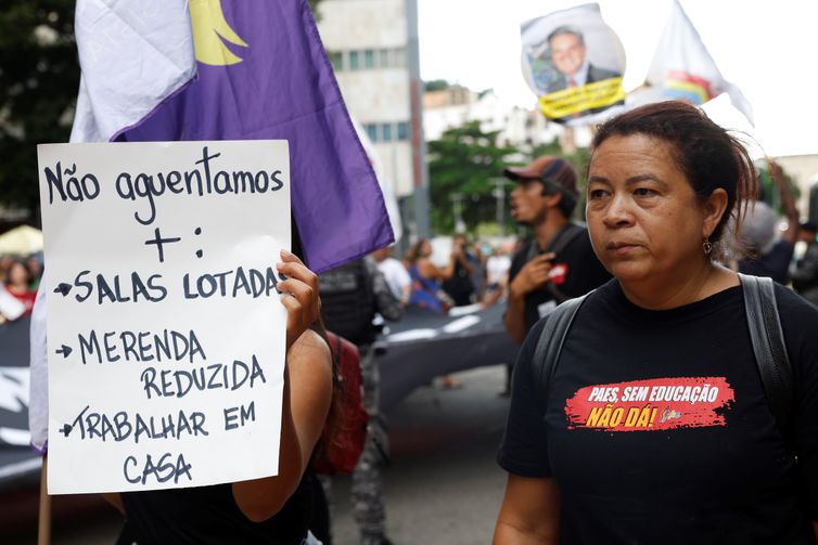 Rio de Janeiro (RJ), 09/04/2026 – Professores e profissionais das redes públicas municipal e estadual de ensino realizam greve com paralisação de 24 horas e protesto. Foto: Fernando Frazão/Agência Brasil