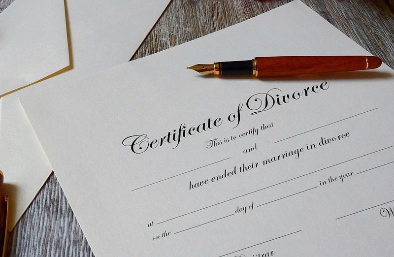 Sem acordo de paz entre EUA e Irã, Trump promete fechar Ormuz