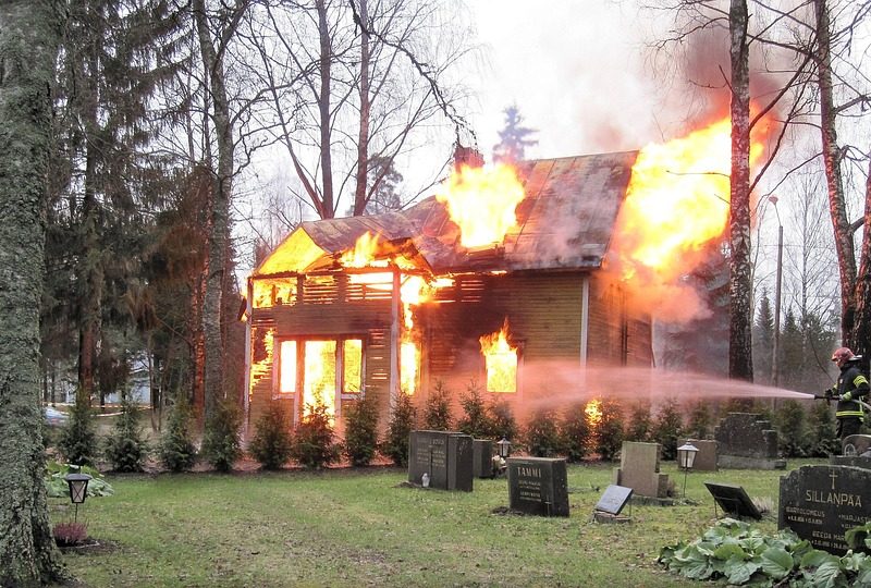 Incêndio no Velódromo do Rio é controlado; pista não teve impacto