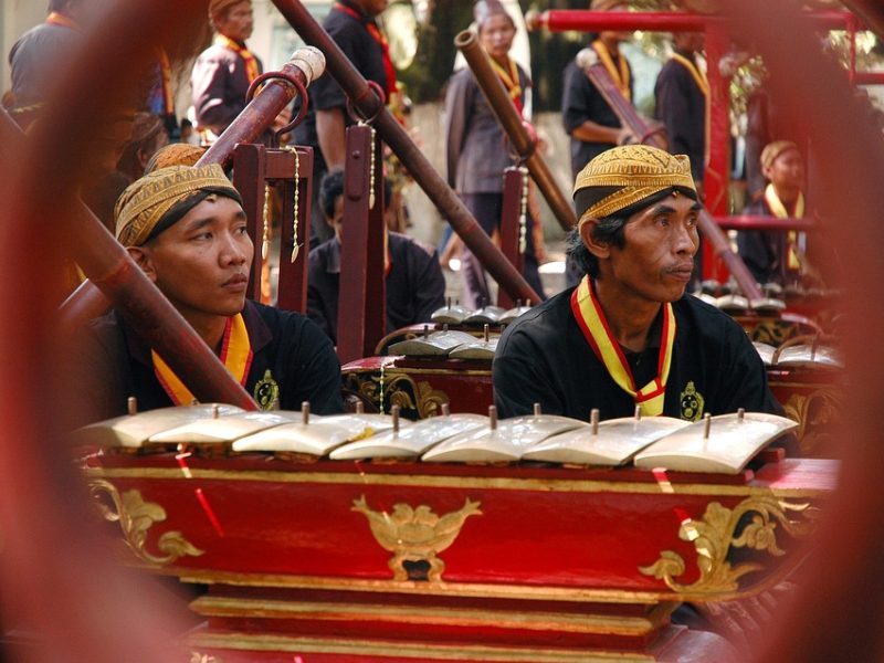 Reino Unido rejeita bloqueio proposto por Trump no Estreito de Ormuz