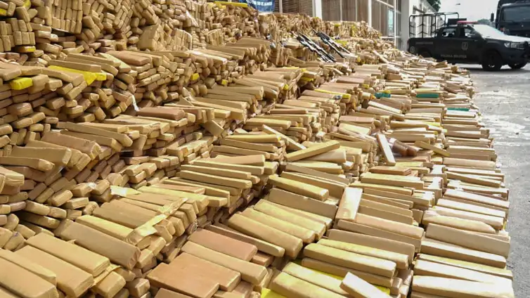 PMERJ/Divulgação 08/04/2026 - Polícia Militar apreende 48 toneladas de Drogas no Complexo da Maré. Foto: PMERJ/Divulgação