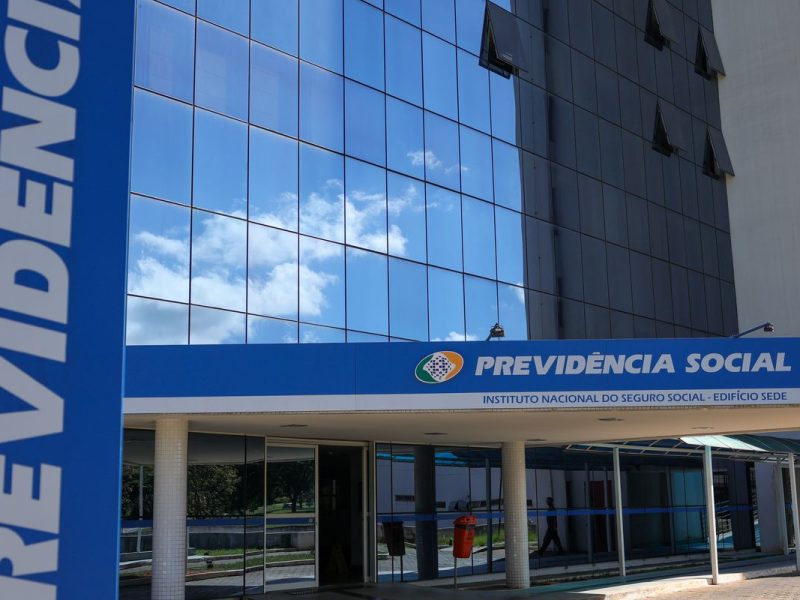 INSS paga segunda parcela do 13º a aposentados e pensionistas