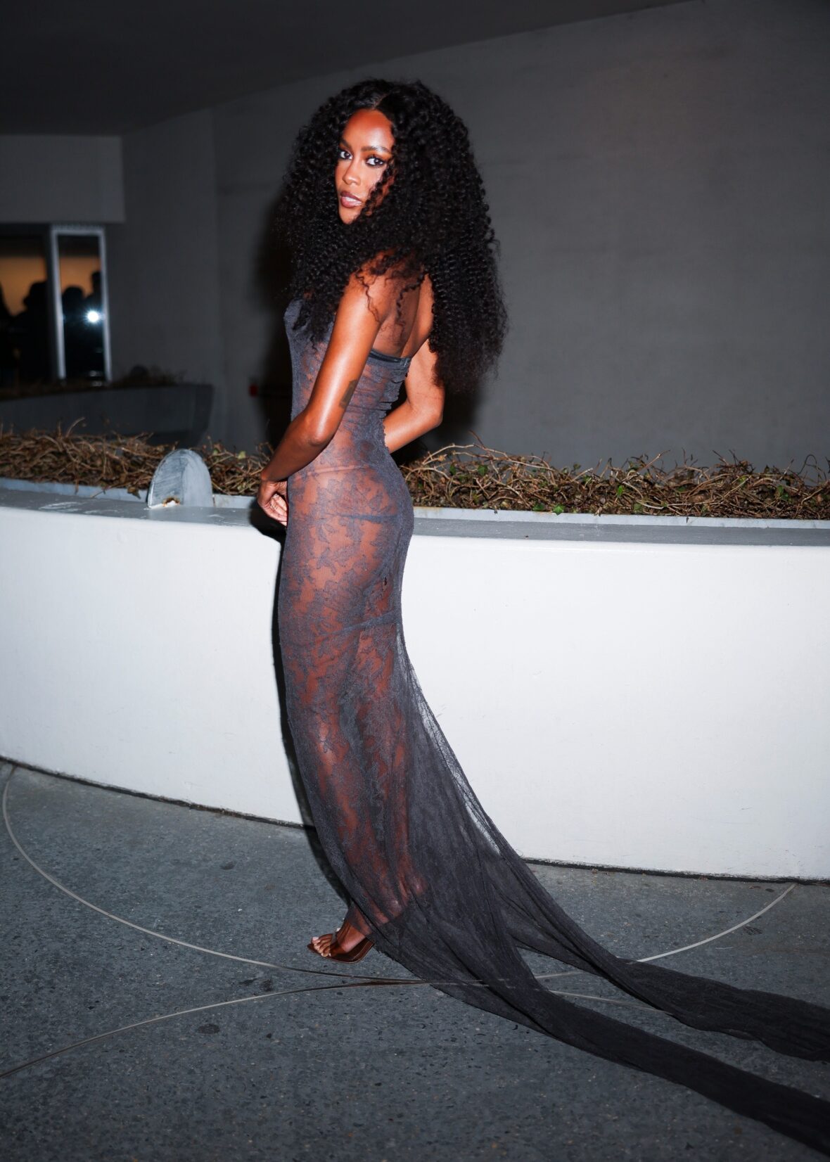 "Casa de verão" a membro do elenco Ciara Miller foi vista participando do evento anual CULT100 da CULTURED Magazine na cidade de Nova York