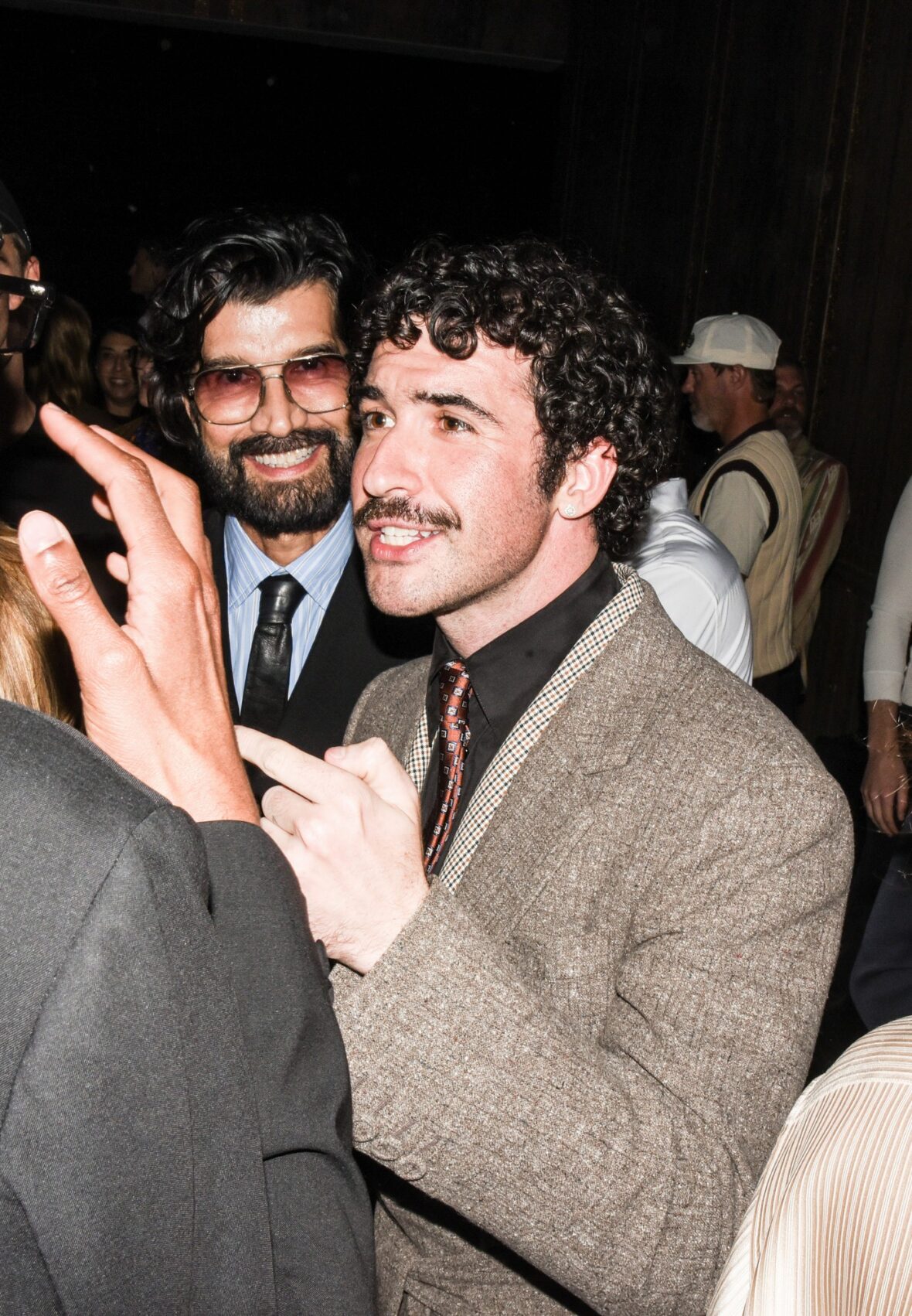 Jordan Firstman na festa de Valentino em Los Angeles com Alessandro Michele