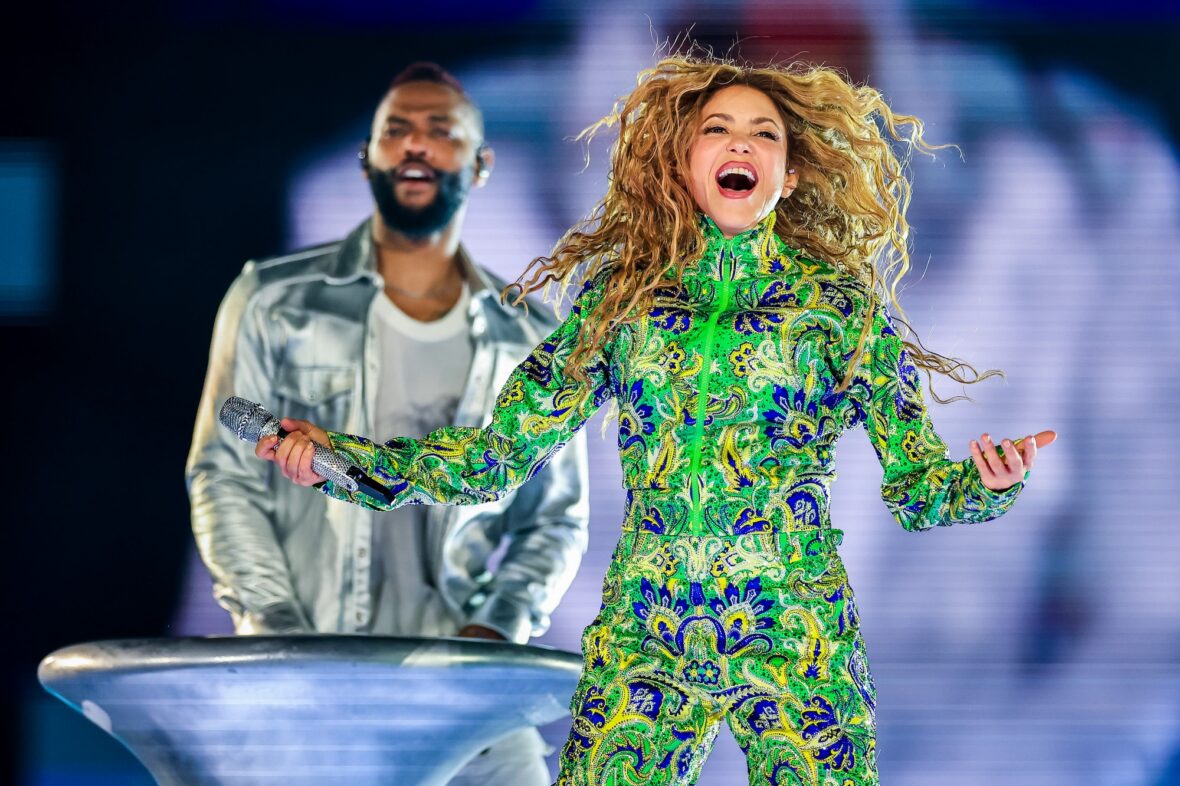 Shakira se apresenta em Copacabana Brasil