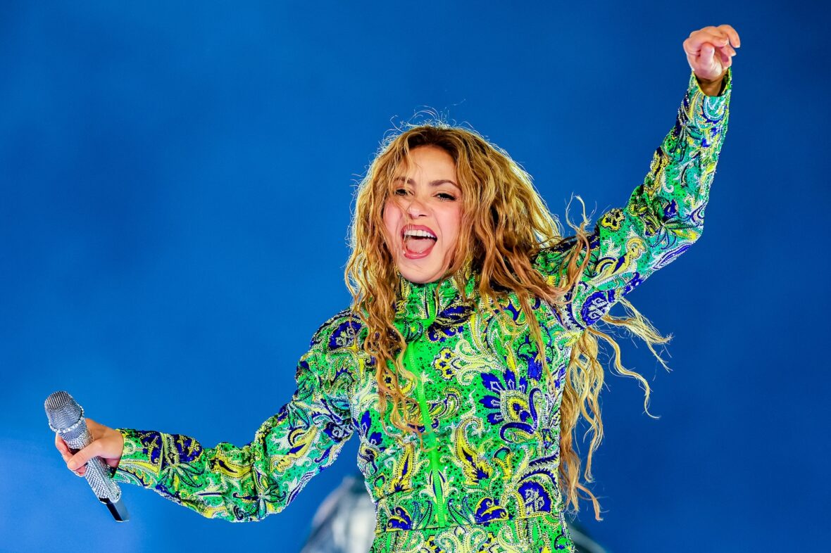 Shakira se apresenta em Copacabana Brasil