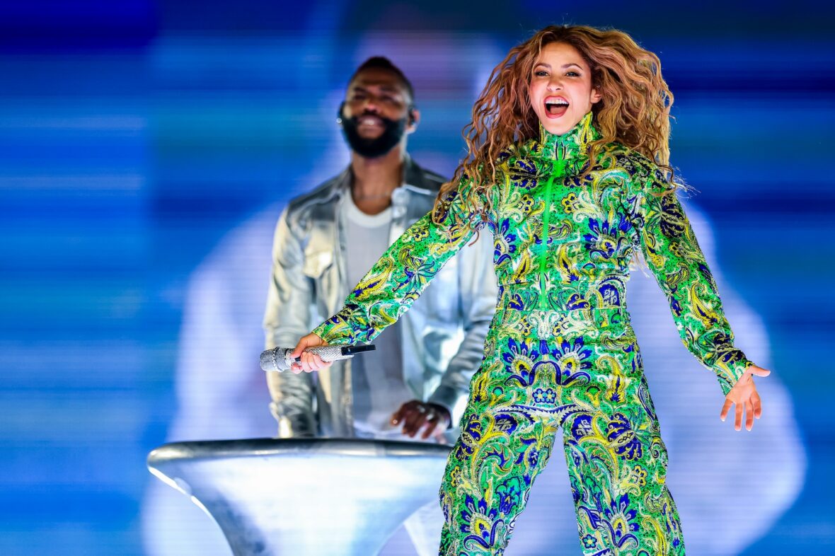 Shakira se apresenta em Copacabana Brasil