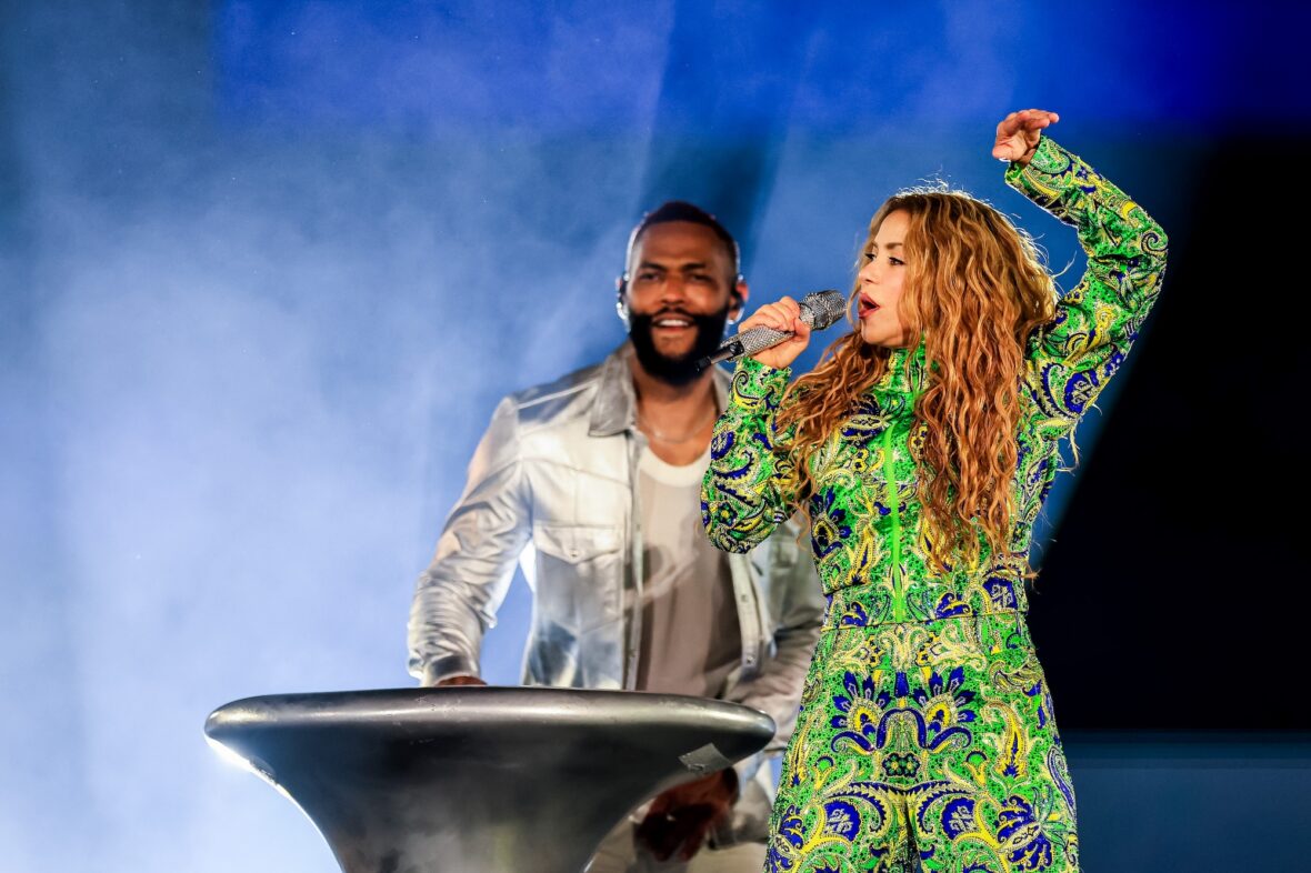 Shakira se apresenta em Copacabana Brasil
