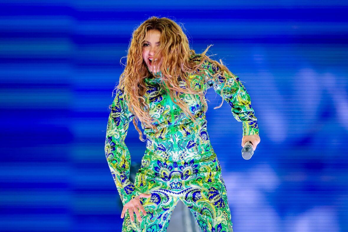 Shakira se apresenta em Copacabana Brasil