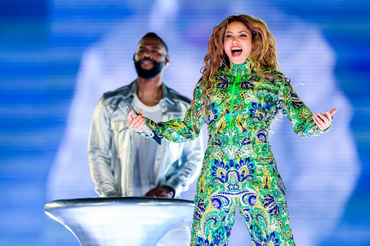 Shakira se apresenta em Copacabana Brasil