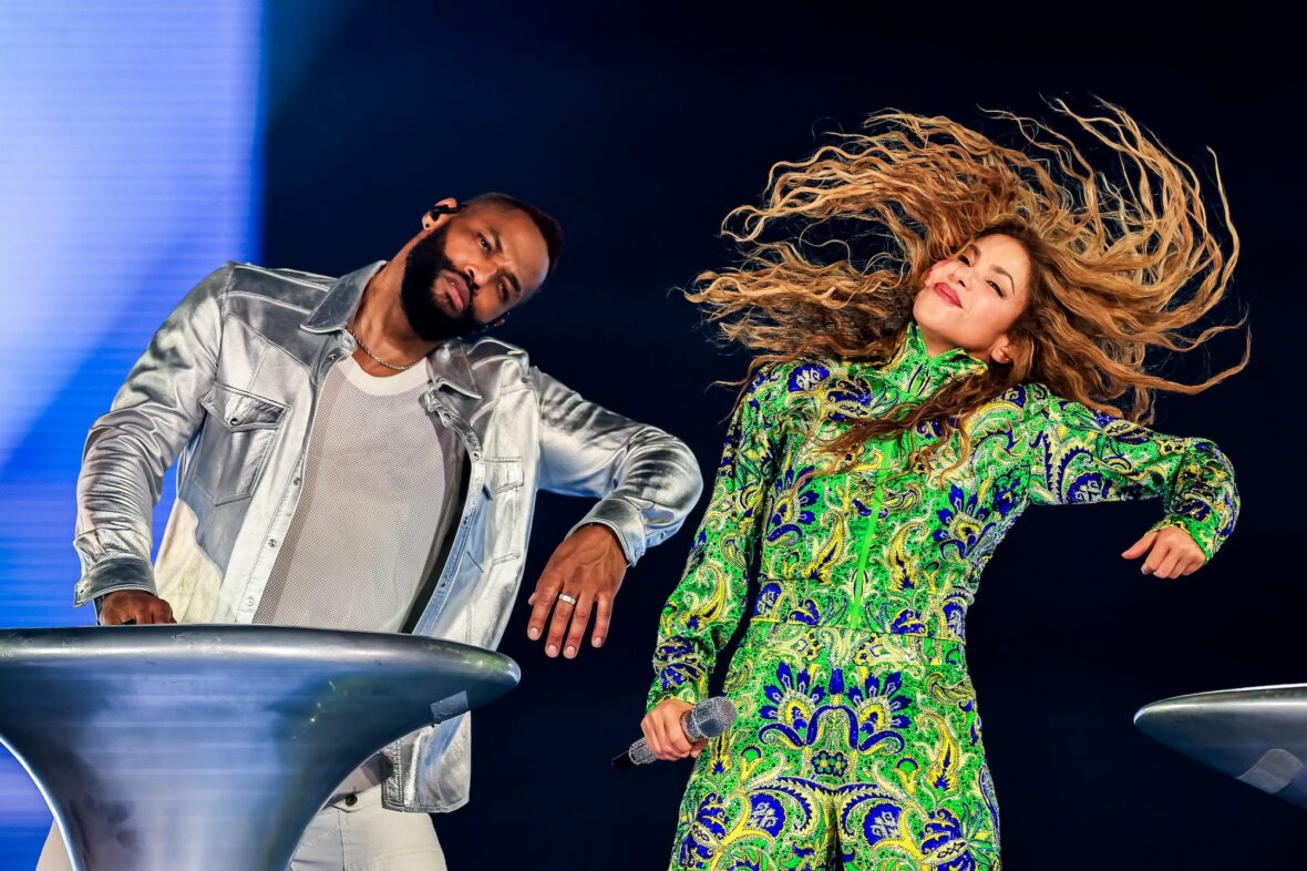 Shakira se apresenta em Copacabana Brasil