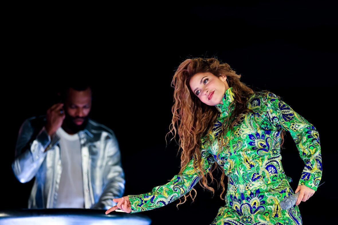Shakira se apresenta em Copacabana Brasil
