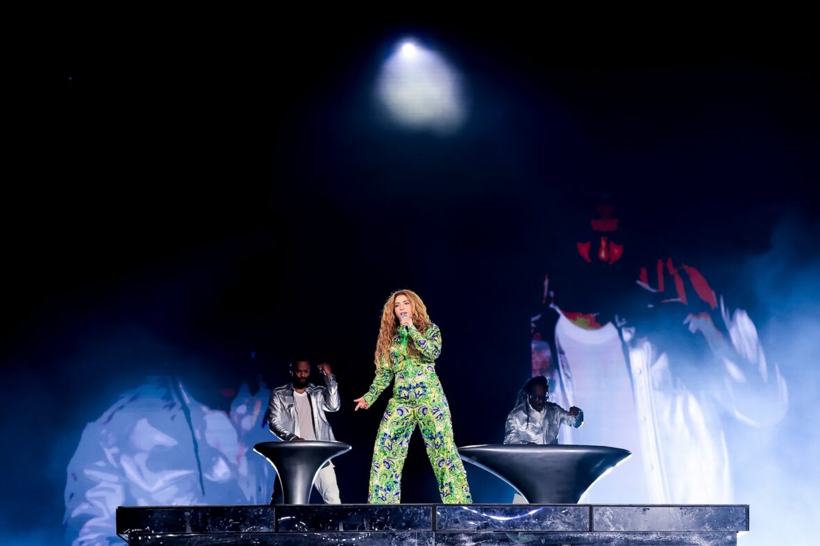Shakira se apresenta em Copacabana Brasil
