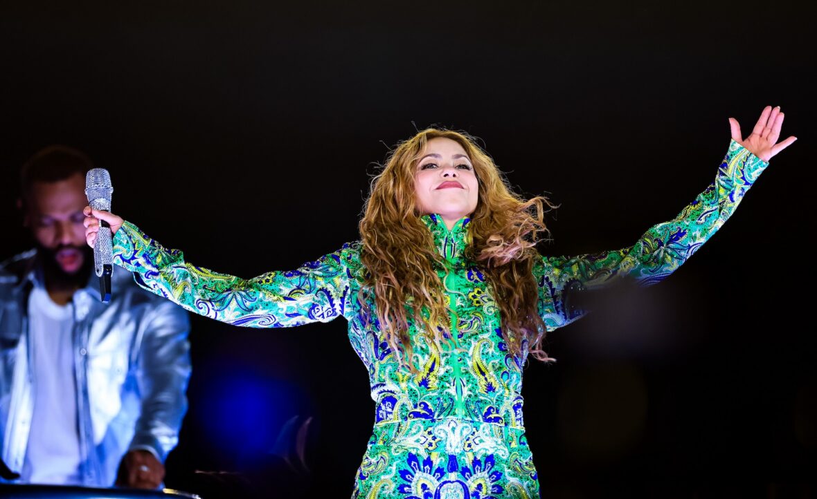 Shakira se apresenta em Copacabana Brasil