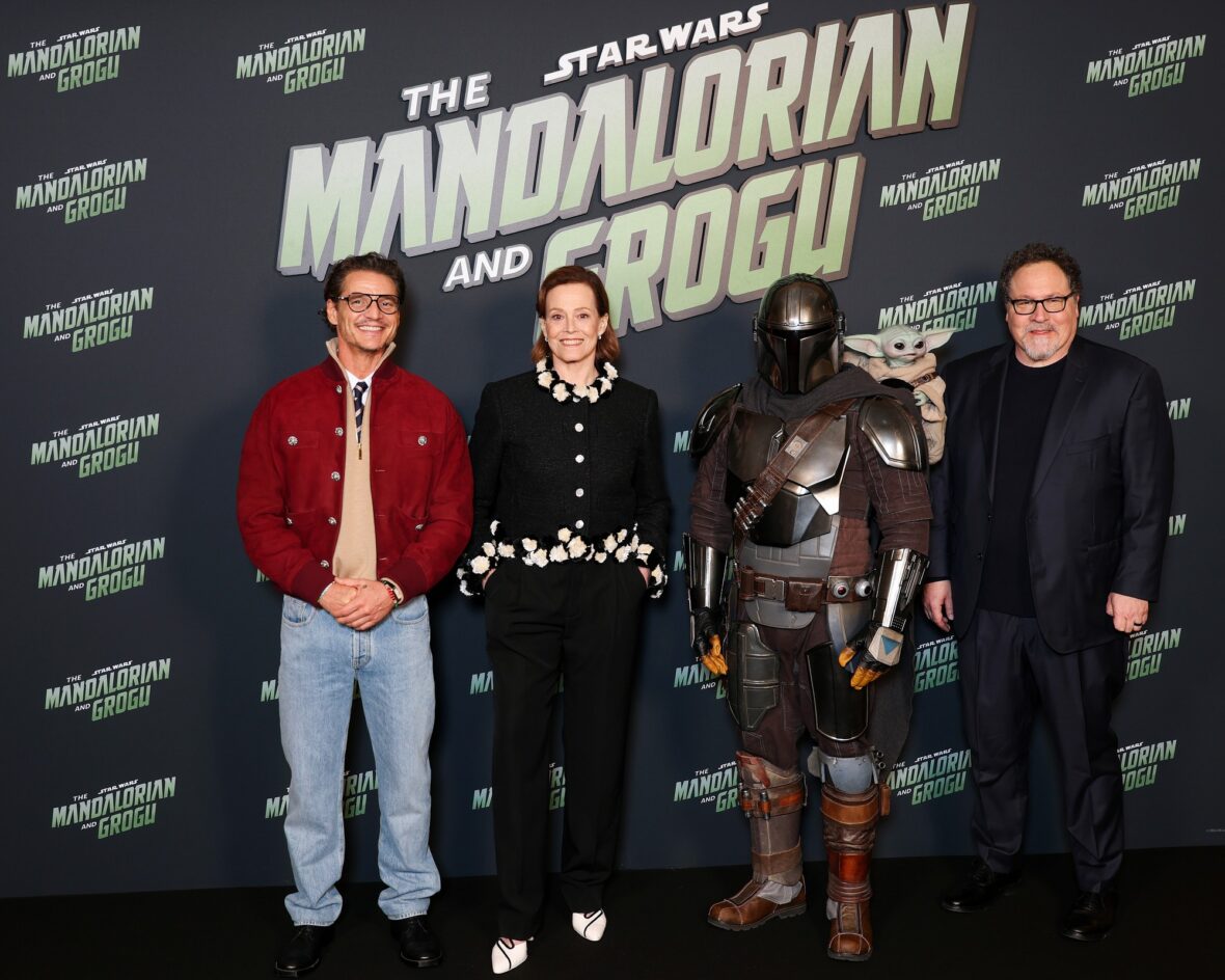 Sigourney Weaver e Pedro Pascal participam do 