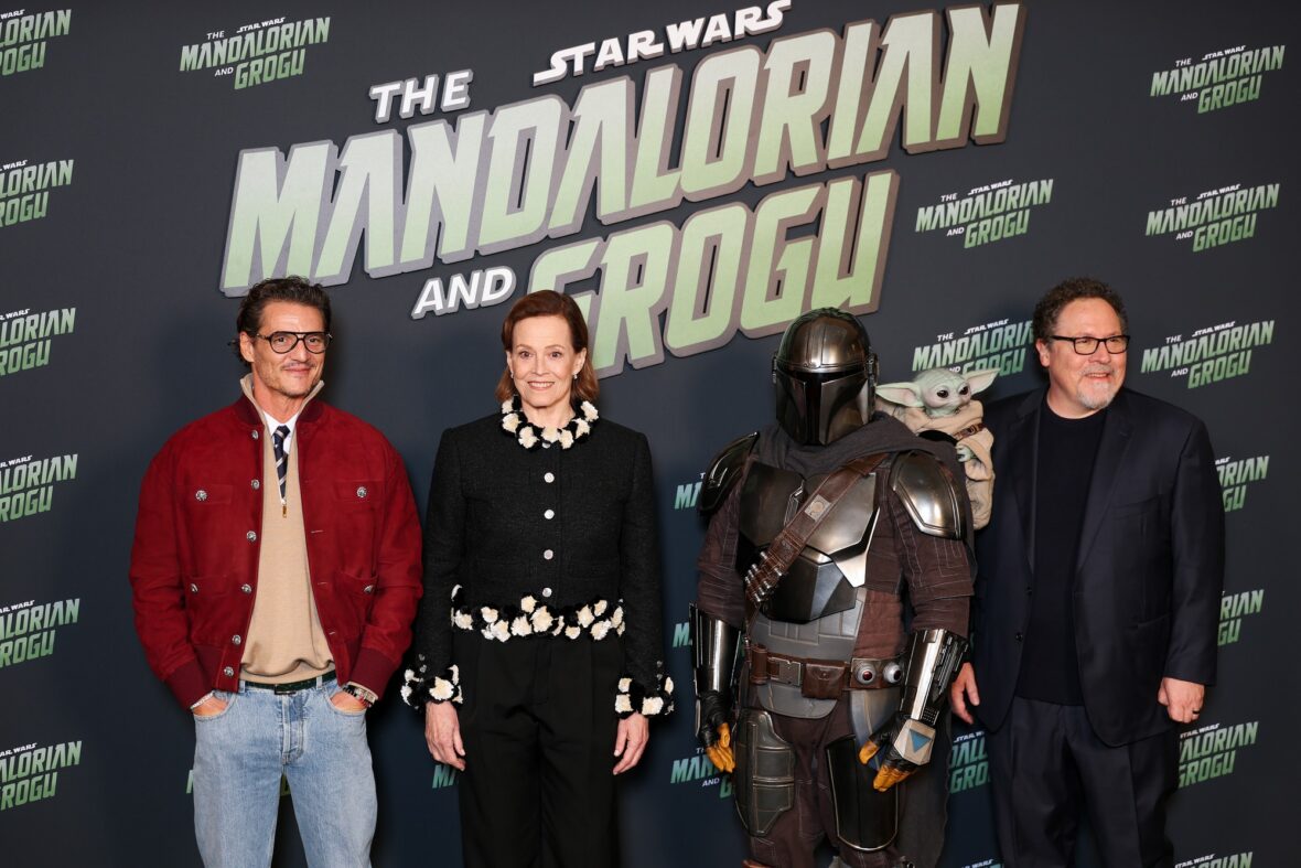 Sigourney Weaver e Pedro Pascal participam do 