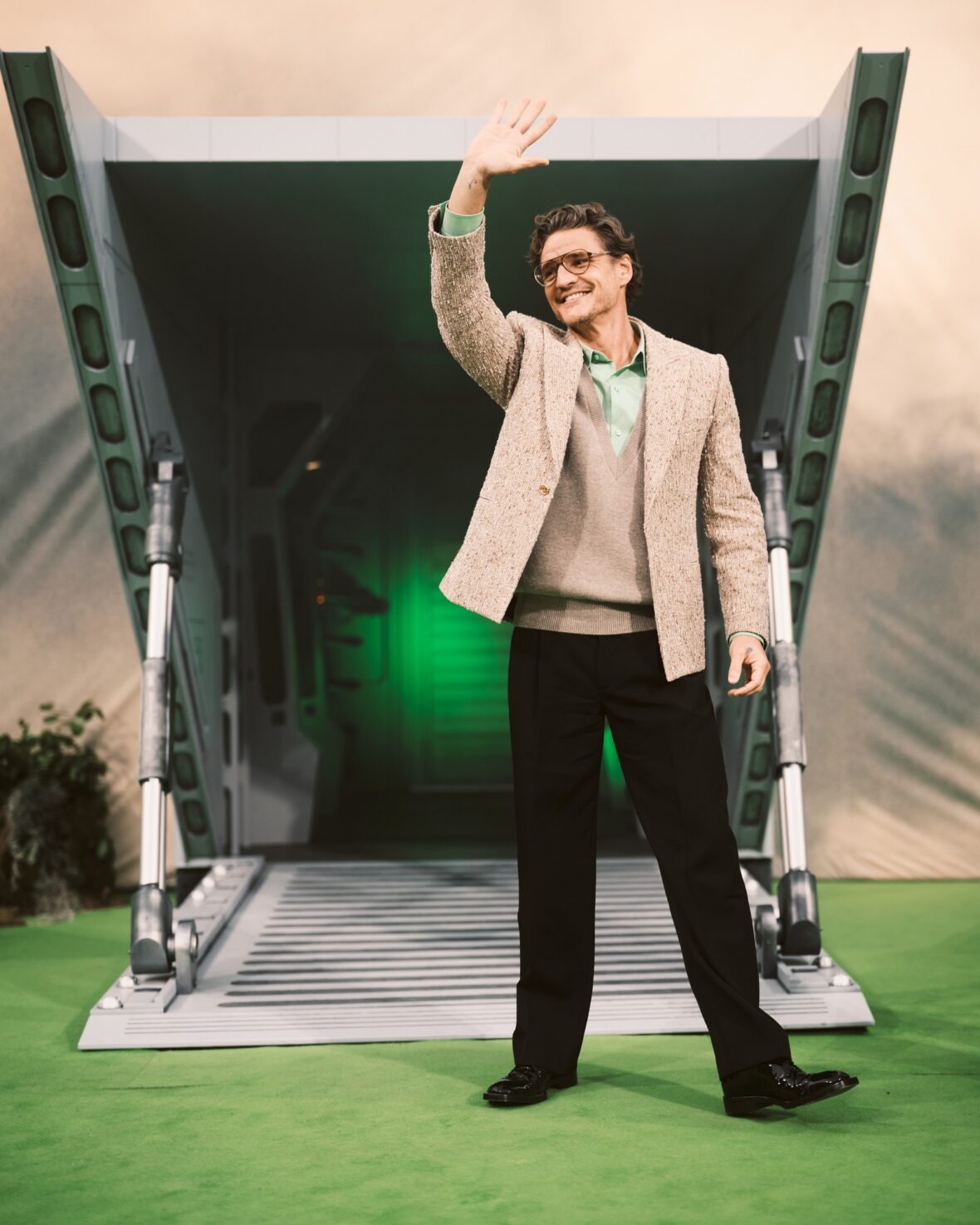 Pedro Pascal e Sigourney Weaver participam de festa de fãs em Berlim para 