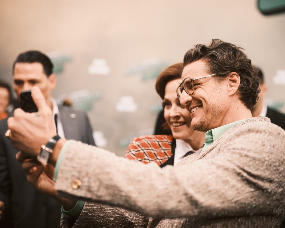 Pedro Pascal e Sigourney Weaver participam de festa de fãs em Berlim para 