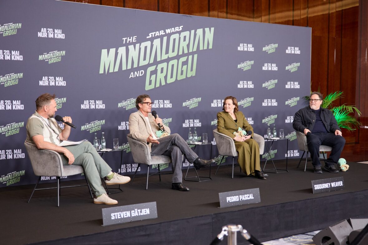 Pedro Pascal e Sigourney Weaver participam de festa de fãs em Berlim para 
