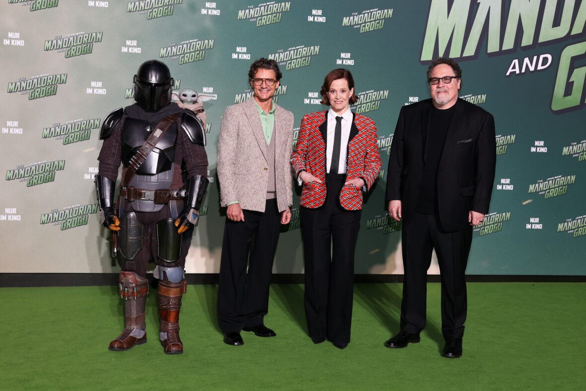 Pedro Pascal e Sigourney Weaver participam de festa de fãs em Berlim para 