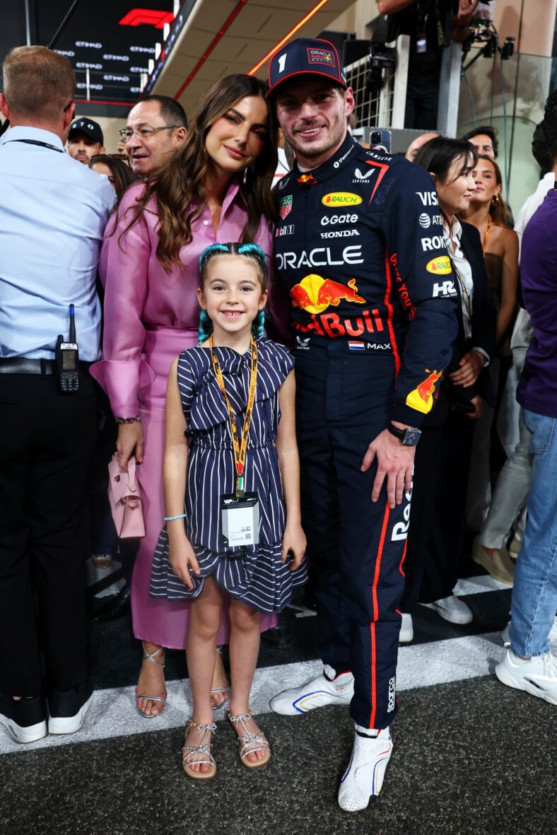 Max Verstappen com a namorada Kelly Piquet e sua filha Penélope