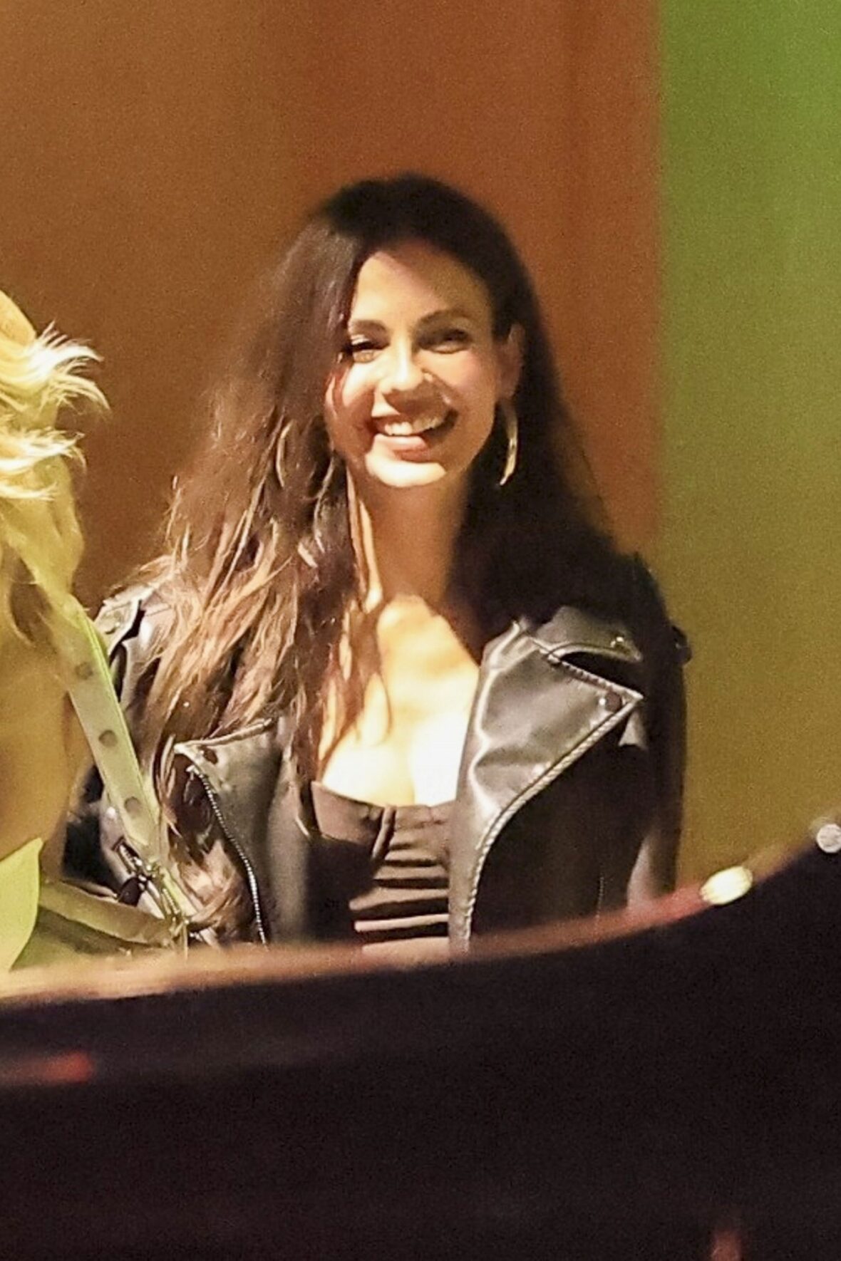 Olivia Jade, Victoria Justice e David Dobrik no Alba Restaurant em Los Angeles
