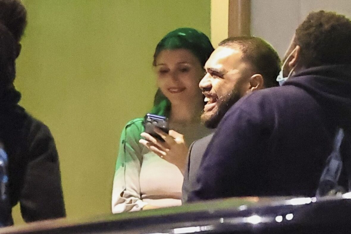 Olivia Jade, Victoria Justice e David Dobrik no Alba Restaurant em Los Angeles