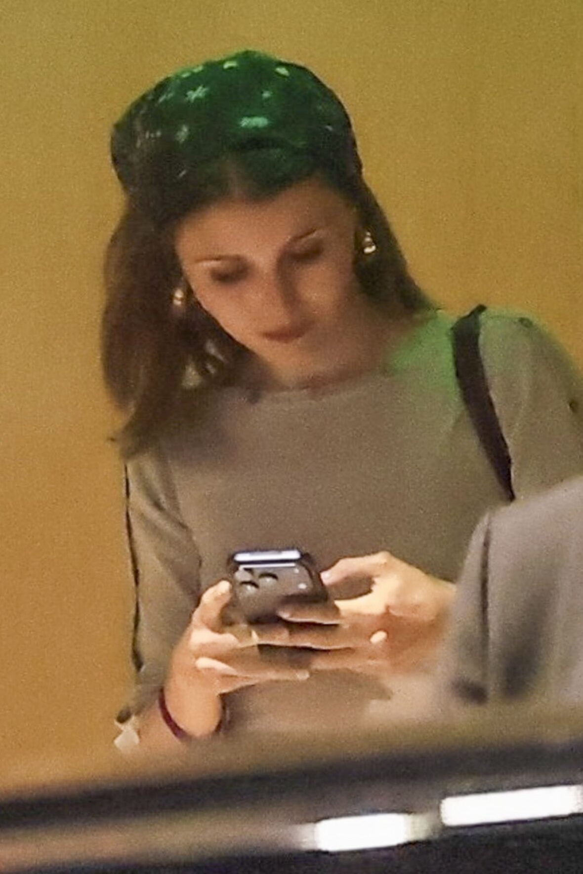 Olivia Jade, Victoria Justice e David Dobrik no Alba Restaurant em Los Angeles