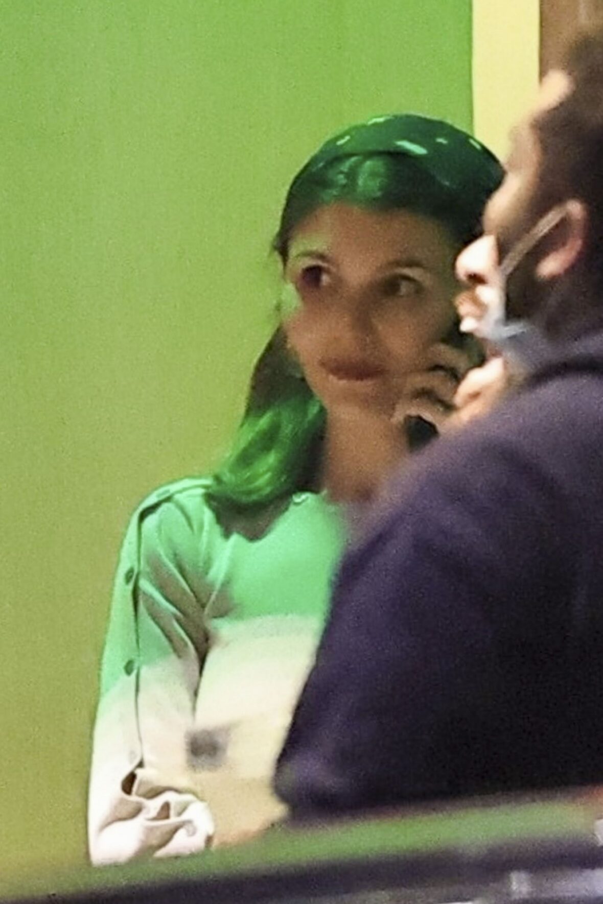 Olivia Jade, Victoria Justice e David Dobrik no Alba Restaurant em Los Angeles