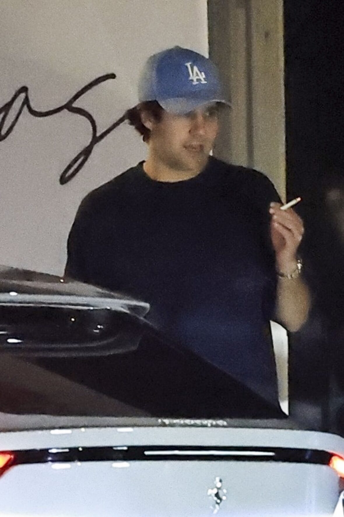 Olivia Jade, Victoria Justice e David Dobrik no Alba Restaurant em Los Angeles