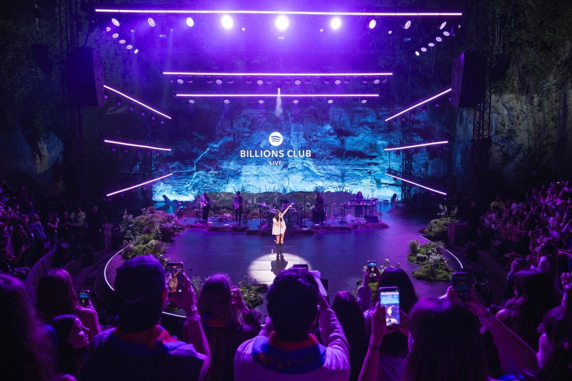 Olivia Rodrigo se apresenta em Barcelona para o Spotify Billions Club