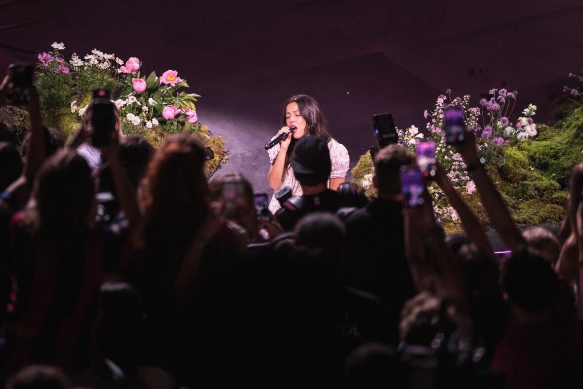 Olivia Rodrigo se apresenta em Barcelona para o Spotify Billions Club