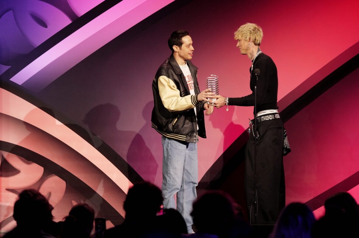 Pete Davidson e MGK no 30º Prêmio Webby Anual