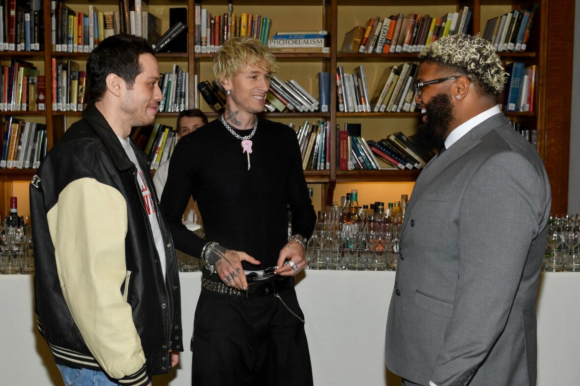 Pete Davidson e MGK no 30º Prêmio Webby Anual