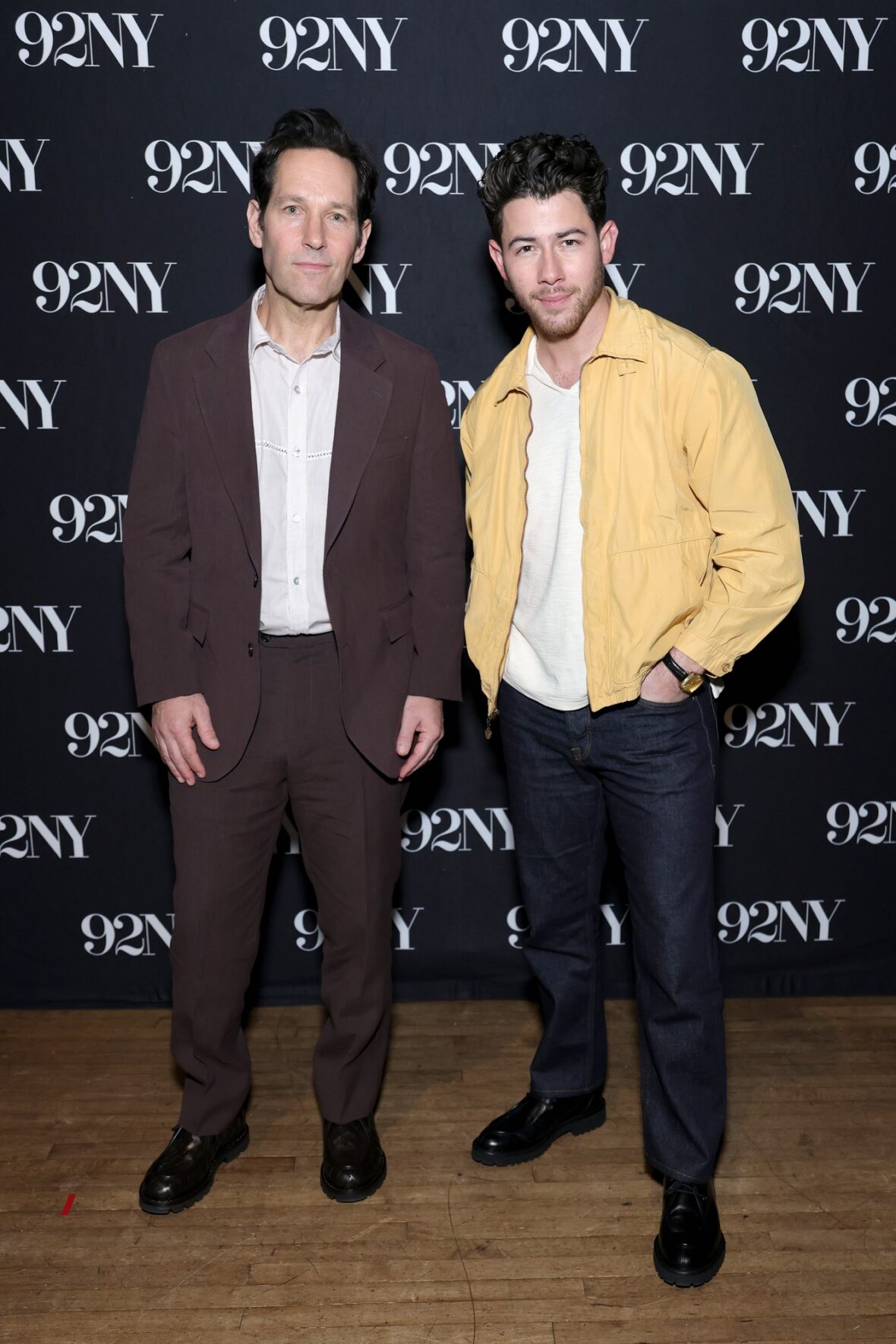 Paul Rudd e Nick Jonas participam de um evento In Conversation com Josh Horowitz