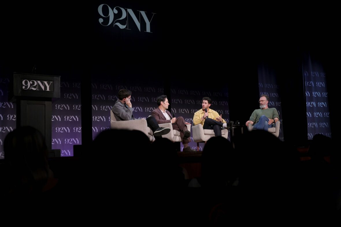 Paul Rudd e Nick Jonas participam de um evento In Conversation com Josh Horowitz