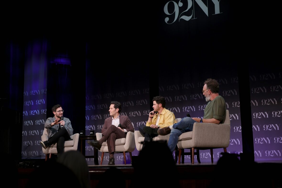 Paul Rudd e Nick Jonas participam de um evento In Conversation com Josh Horowitz