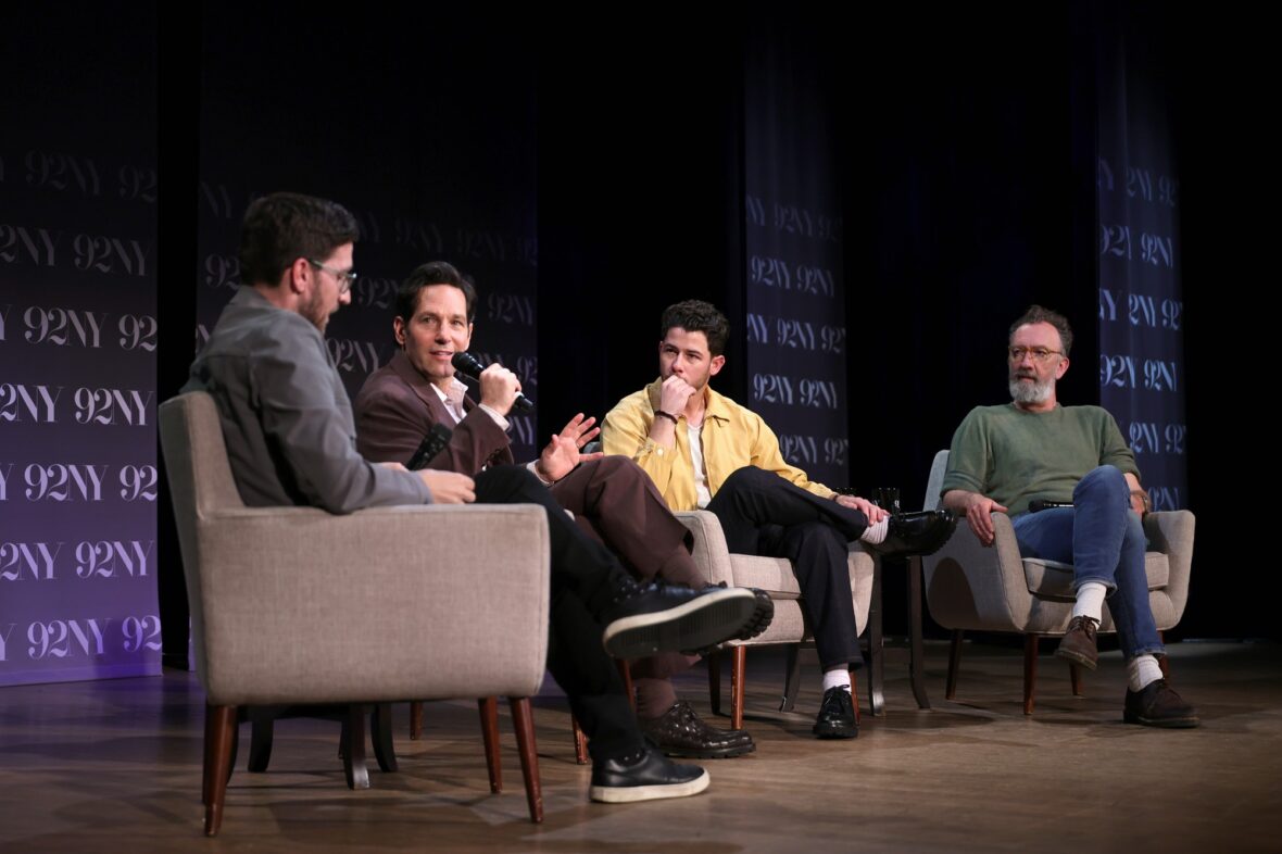 Paul Rudd e Nick Jonas participam de um evento In Conversation com Josh Horowitz